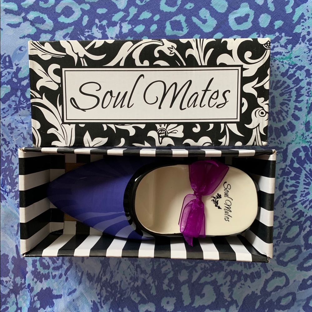 Soul Mates shoe decor